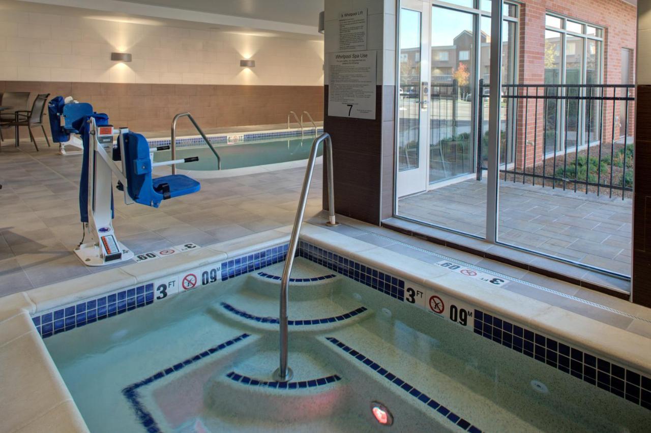 Fairfield Inn & Suites By Marriott Detroit Canton Eksteriør billede